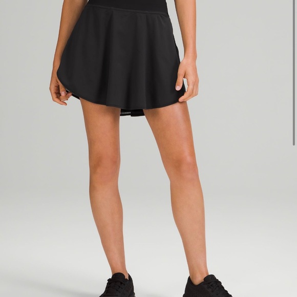 lululemon athletica Dresses & Skirts - Lululemon Flutter Hem High Rise Skirt size 4